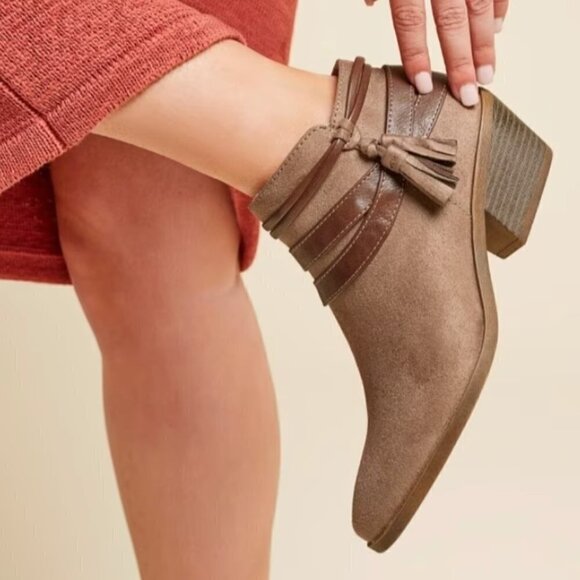 LifeStride Paloma Bootie (Wide) - Picture 1 of 9